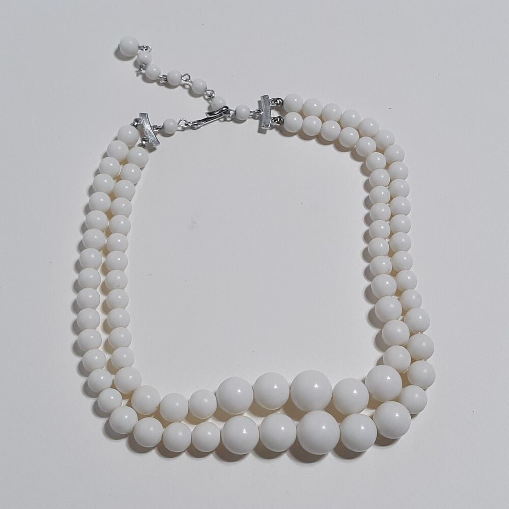 White Beaded Necklace Round Lucite? Plastic layering elegant simple layers - Picture 4 of 6